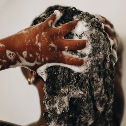 Hoe vaak moet je Black Hair wassen?